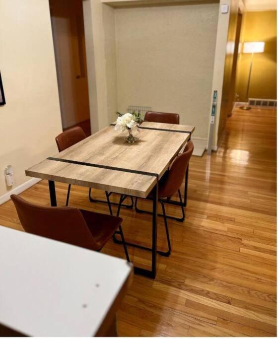 Oak Park Nice Cozy Family-Sized Home In Quiet Neighborhood מראה חיצוני תמונה