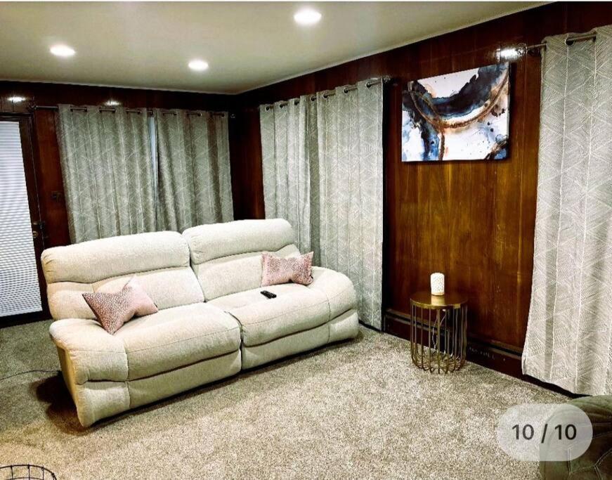 Oak Park Nice Cozy Family-Sized Home In Quiet Neighborhood מראה חיצוני תמונה
