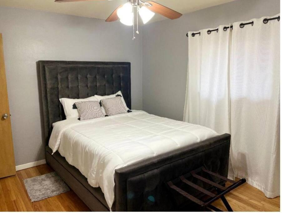 Oak Park Nice Cozy Family-Sized Home In Quiet Neighborhood מראה חיצוני תמונה